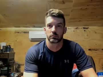 Kennykylesc Chaturbate stream image from April 19, 2025