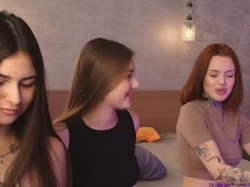 Caressyourself Chaturbate stream image from April 19, 2025