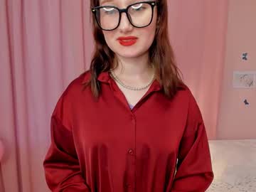 Pinkaura Chaturbate stream image from April 19, 2025