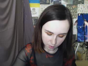 Veryveryvery_Shy Chaturbate stream image from April 19, 2025