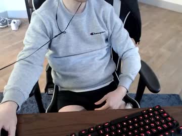 Chris93270 Chaturbate stream image from April 19, 2025