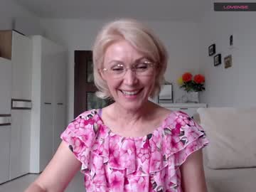 Jasmin18v Chaturbate stream image from April 19, 2025