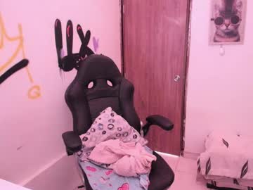 Lalanaughty1 Chaturbate stream image from April 19, 2025