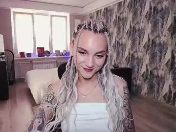 Little_Birdy Chaturbate stream image from April 19, 2025