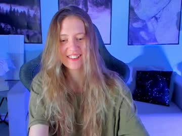 Sharonevansi Chaturbate stream image from April 19, 2025
