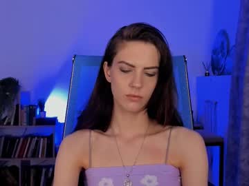 Emilywiled Chaturbate stream image from April 19, 2025