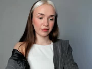 Moon_Tiny Chaturbate stream image from April 19, 2025
