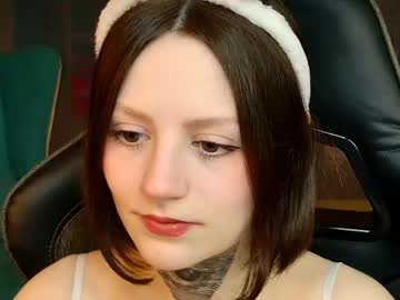Esterhernandes Chaturbate stream image from April 20, 2025