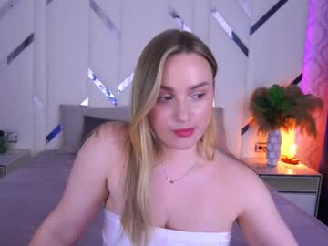 Floragreys Chaturbate stream image from April 20, 2025