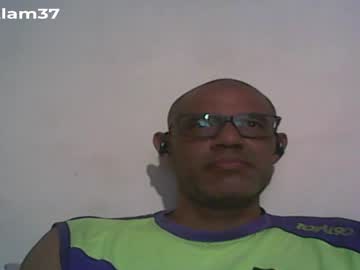 Retlam37 Chaturbate stream image from April 20, 2025