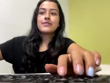 Saribelcutee Chaturbate stream image from April 20, 2025