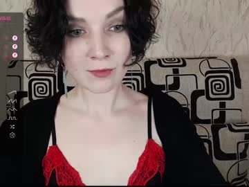Tinawincee Chaturbate stream image from April 20, 2025