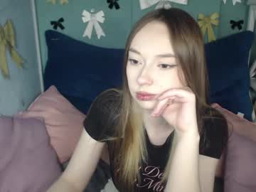 Evelinagrayas Chaturbate stream image from April 20, 2025