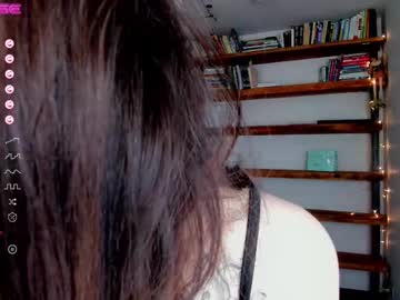 Dark_Ester Chaturbate stream image from April 20, 2025