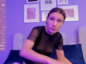 Michell_Petit Chaturbate stream image from April 20, 2025