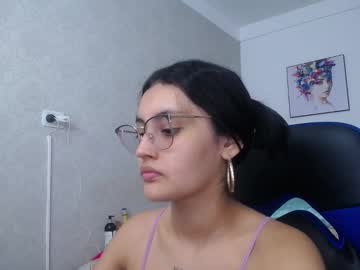 Antonella_Sweetlittle Chaturbate stream image from April 20, 2025