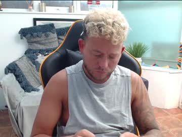 Liamsroom69 Chaturbate stream image from April 20, 2025