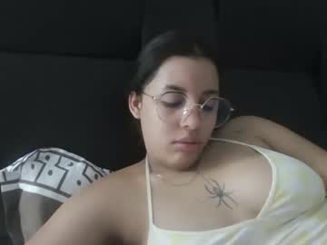 Ariamm58 Chaturbate stream image from April 20, 2025