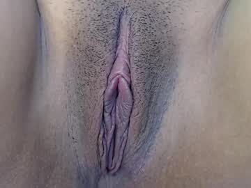 Elupitabarbara18 Chaturbate stream image from April 20, 2025