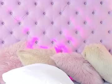 Kristalgrey_ Chaturbate stream image from April 20, 2025