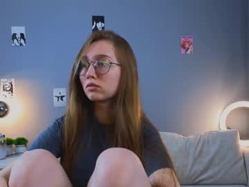 Eadlincarnley Chaturbate stream image from April 20, 2025
