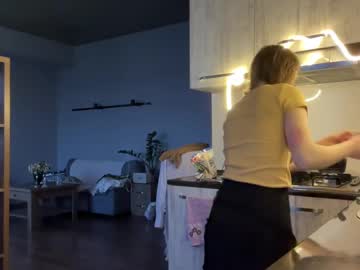 Holydori Chaturbate stream image from April 20, 2025