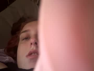 Lillyymaee24 Chaturbate stream image from April 20, 2025