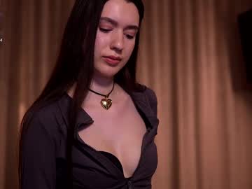 Justbarbie_New_ Chaturbate stream image from April 20, 2025