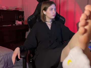 Urmissalice Chaturbate stream image from April 20, 2025