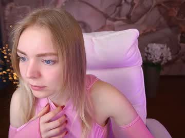 Emilysunshines Chaturbate stream image from April 20, 2025