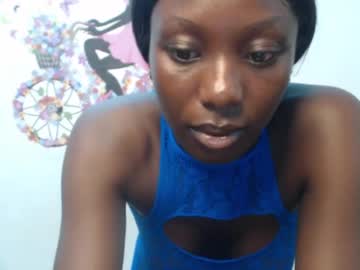 Melanine_Floral Chaturbate stream image from April 20, 2025