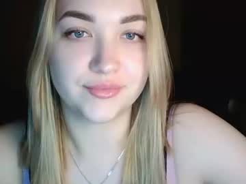 Adelinelunas Chaturbate stream image from April 20, 2025