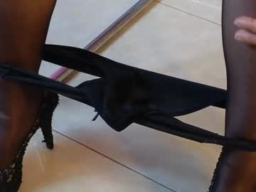 Mia_Rousse_Dark Chaturbate stream image from April 20, 2025