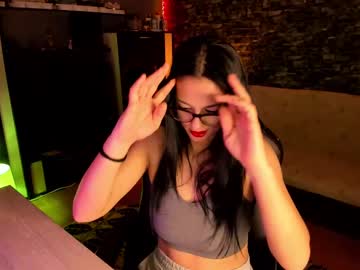 Xlaracroftx Chaturbate stream image from April 20, 2025