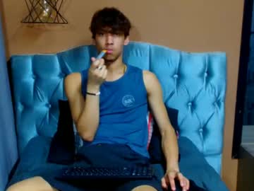 Aaron_Schott Chaturbate stream image from April 20, 2025
