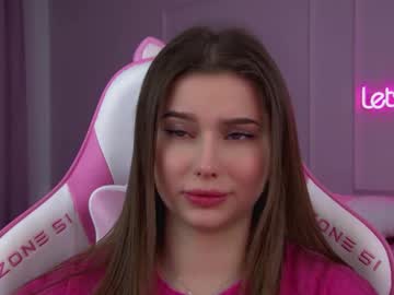 Dianabecker Chaturbate stream image from April 20, 2025