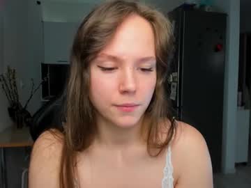 Emilyrosie Chaturbate stream image from April 20, 2025