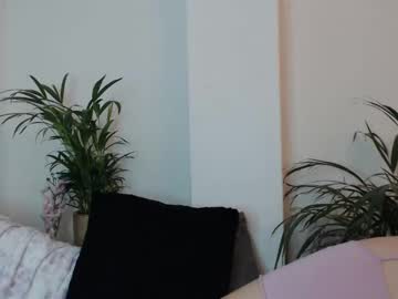 Mishymoon Chaturbate stream image from April 20, 2025
