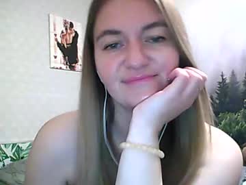 Candyolime Chaturbate stream image from April 20, 2025