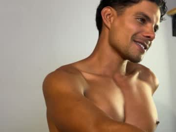 Daniel0910s Chaturbate stream image from April 20, 2025