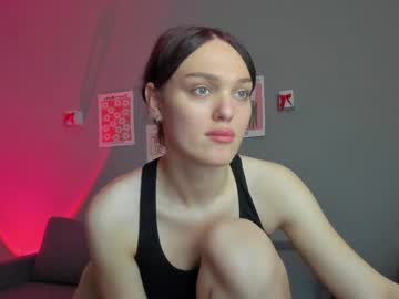 Emiliarouds Chaturbate stream image from April 20, 2025