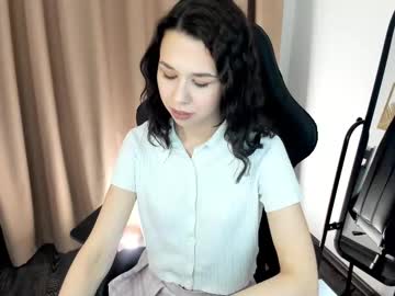 Viki_Yes Chaturbate stream image from April 20, 2025