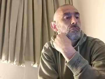 Nirevess Chaturbate stream image from April 20, 2025