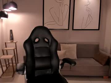 Donnastonne Chaturbate stream image from April 21, 2025