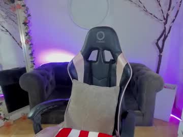 Lindsay_Khaleesi Chaturbate stream image from April 21, 2025