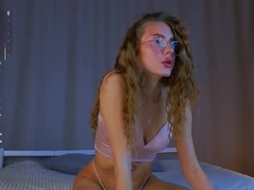 Adelsunnybright Chaturbate stream image from April 21, 2025