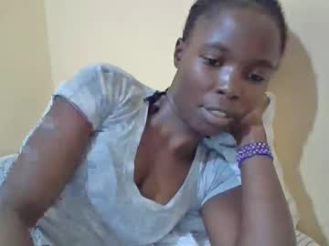 Pretty_Petite_Ebony Chaturbate stream image from April 21, 2025