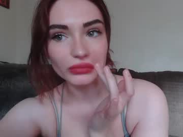 Scarletbean Chaturbate stream image from April 21, 2025
