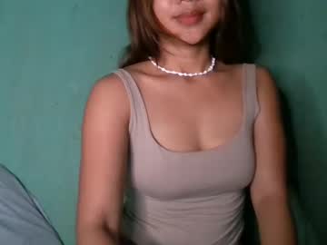 1smile4u Chaturbate stream image from April 21, 2025