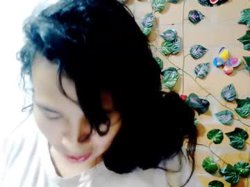 Belly_Silky Chaturbate stream image from April 21, 2025